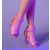 Közelkép a Barbie Looks Model 24 baba rózsaszín magassarkújáról