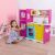 Дете си играе с дървената игрална кухня Ecotoys