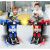 Zwei Kinder spielen mit ferngesteuerten transformierenden Roboterautos, verwandeln sich in einen Roboter, rot und blau, 2 in 1 Spielzeug