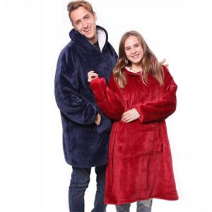 Pătură uriașă pufoasă, moale, confortabilă - halat de casă cu glugă, buzunar frontal, hanorac - mărime universală, vișiniu 114870219 - Lenjerie de pat