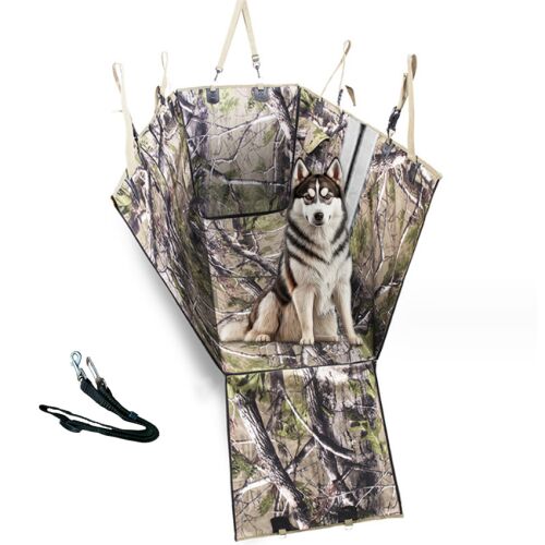 Linomag autótakaró kutyáknak és macskáknak, vízálló, csúszásgátló, camouflage mintás, egy husky kutya ül rajta