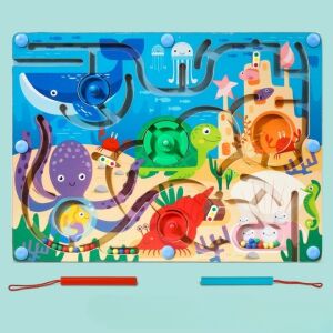 Joc labirint magnetic din lemn KeepHome cu animale marine, 39x29x1.5 cm, arătând tabla de joc și baghetele magnetice - Flippy