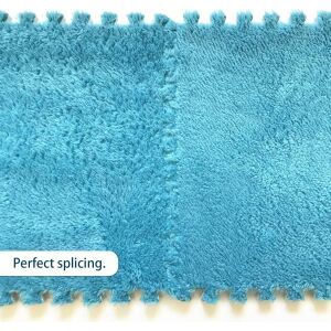 Kék KeepHome puzzle hab matrac csempék közeli képe, az összeilleszkedő széleket mutatja - Szivacs puzzle