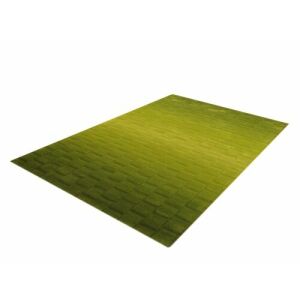 Schräge Ansicht des grünen Teppichs Bakero Skyline 1052-06, 120x180 cm - Innenarchitektur