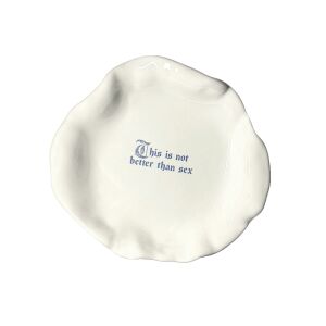 Kézműves tányér Incartato Ceramics, The Issues Collection, Better, 100% mázas kerámia, Ø 22 cm, fotokerámia nyomat, mosógépben mosható, fehér/kék