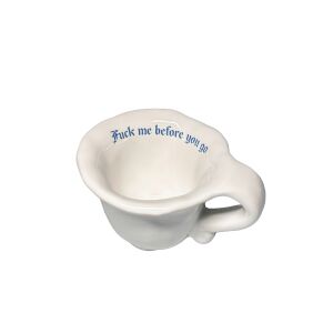 Cană ceramică albă cu inscripție albastră "Fuck me before you go" de la Incartato Ceramics - Cani
