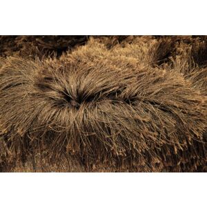 Nahaufnahme der Textur des Bakero Shaggy Imola Schokoladen Teppichs - Innenarchitektur