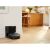 iRobot Roomba Combo i5+ robotski usisavač s Clean Base priključnom stanicom u modernom kućnom okruženju.