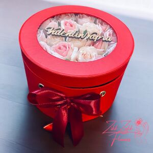 Zikk Zakk Flowers piros rózsabox 'Valentin Napra' üzenettel, Valentin-napi ajándék - Ajándék ötlet Valentin-napra