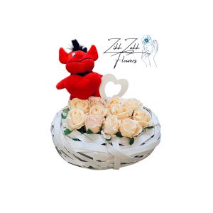 Zikk Zakk Flowers Kis Ördög Rózsabox fehér háttérrel - Ajándék ötlet Valentin-napra