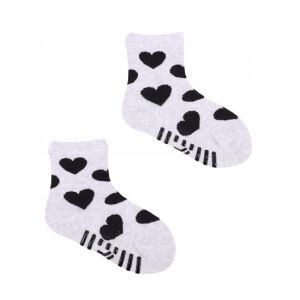 Yoclub ABS csúszásgátlós zokni 20/22 - szürke/fekete szívek 119845597 - Yoclub