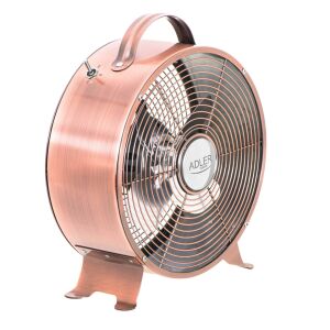 Szögletes nézet az Adler réz asztali ventilátorról 50W fehér háttérrel - Adler