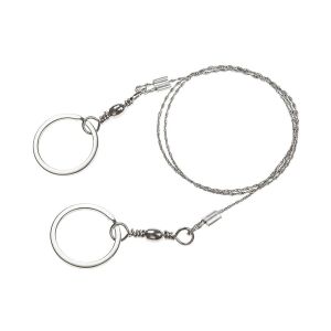 Kis méretű drótfűrész fehér háttérrel - Kézi fűrész