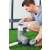 Mann installiert Bestway Flowclear 5,7 m3/h Poolfilterpumpe