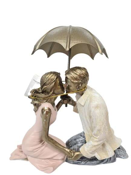 Szerelmes pár szobor esernyős 17cm