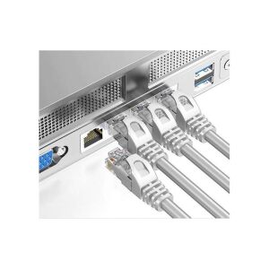 LAN kábel Izoxis 30M pripojený k serveru - UTP káble