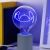 Neon LED žiarovka Stitch použitá ako stolná lampa