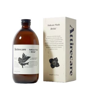 Attirecare univerzális natúr mosószer, Delicate Wash Brisk, hatékonyan eltávolítja a foltokat, szeder, vanília és ibolya illat, bőrbarát formula, biológiailag lebomló, nem irritáló, kényes a