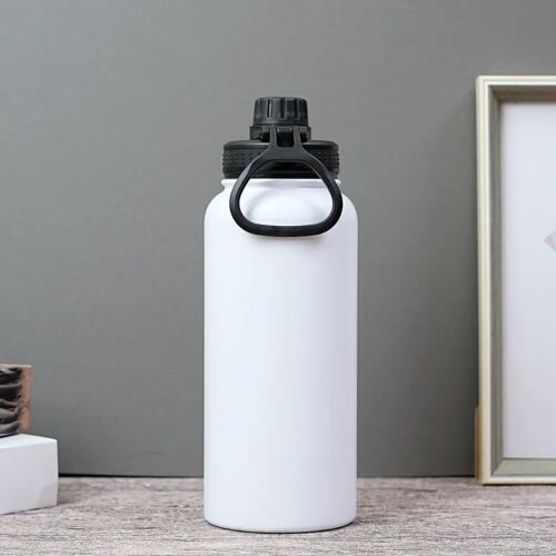 Biały termos ze stali nierdzewnej z czarną pokrywką i uchwytem