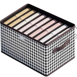 KipHome tárolódoboz ruhákhoz, fekete-fehér kockás mintával, barna fogantyúkkal, bemutatva a doboz belsejét rekeszekkel - Flippy