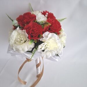 Szegfű ajándék virágcsokor, kézicsokor, virágbox,