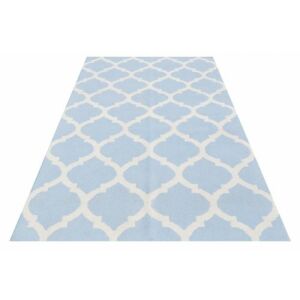 Изглед под ъгъл на Bakero Kelim Julia светлосин марокански килим - Декорация