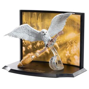 Figurină Harry Potter Hedwig's Special Delivery de la The Noble Collection, 11 cm, cu bază de afișare - Gaming
