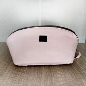 KipHome 3 az 1-ben alsónemű, melltartó és zokni tároló táska, rózsaszín, elülső nézet - Bőrönd kiegészítő