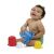 Baby spielt mit Baby Einstein Ocean Explorers Stapelbechern