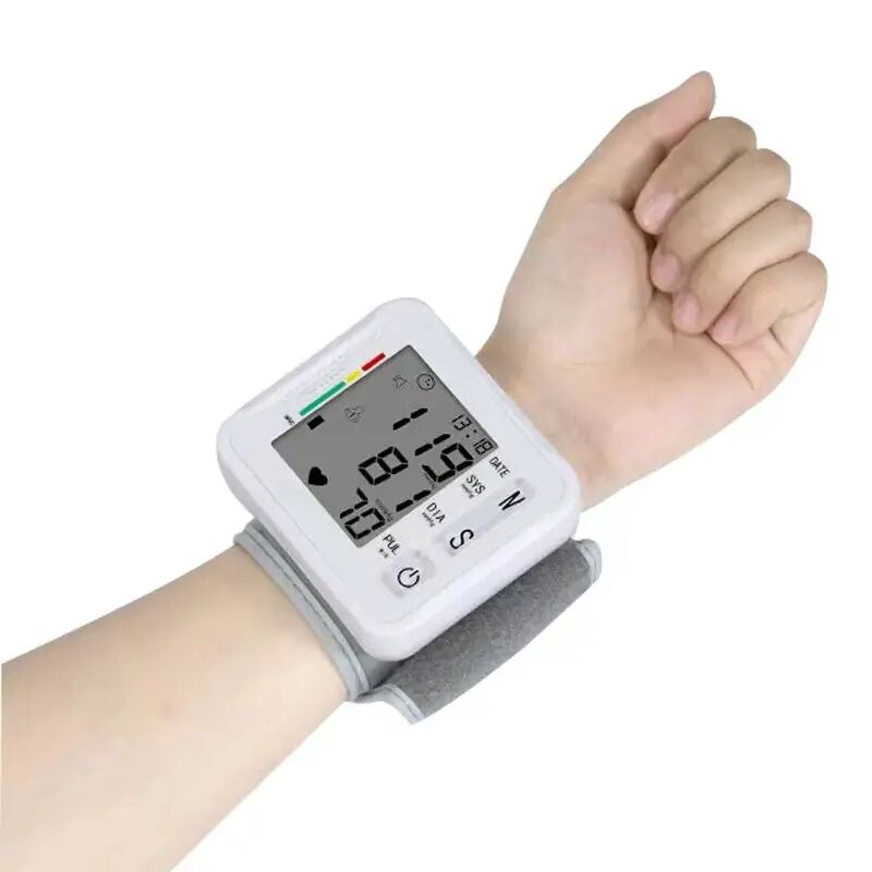 Automatikus Digitális Csuklós Vérnyomásmérő – Pontos Vérnyomás- és Pulzusmonitorozás, LCD Kijelző, 99 Memória, Elemről vagy USB-ről Működtethető