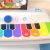 Közelkép a Baby Einstein Hape Together in Tune Piano billentyűiről és vezérlőiről