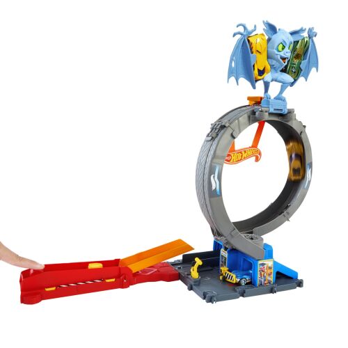 Hot Wheels City Feinde Strecke Fledermaus Schleife Spielset mit einem Fledermausmonster, einer Rampe und einem Auto