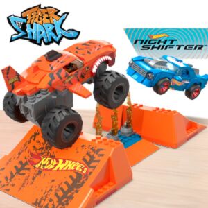 Set de construcție Hot Wheels Monster Trucks Tiger Shark Chomp Course cu rampă, flăcări și două vehicule - Mercaton
