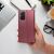 SMART MAGNETO bordó színű flip tok Xiaomi 15-höz, kézben tartva, a tok és a telefon látható