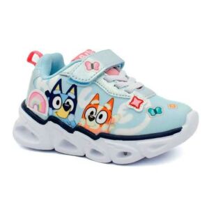 Świecące trampki Nickelodeon Bluey, widok pod kątem. Jasnoniebieskie buty dziecięce z postaciami Bluey i Bingo. - Buty dla dzieci