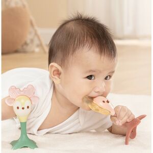 NYUGTATÓ HATÁSÚ OROSZLÁN FOGZÁSI JÁTÉK