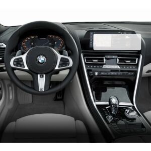 Folie de protecție pentru ecranul de navigație Duragon instalată pe un display BMW Seria 8 (2018-2022). - Accesorii electronice auto