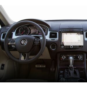 Folia ochronna na ekran nawigacji Duragon zainstalowana na ekranie radia samochodowego Volkswagen Touareg 2014-2019. - Radio samochodowe