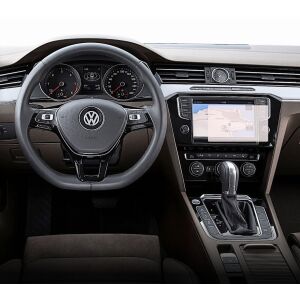 Duragon Navigationsschutzfolie installiert in einem Volkswagen Passat 2014-2019 - Kfz-Elektronik
