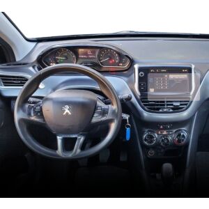 Folie de protecție mată Duragon instalată pe sistemul de navigație Peugeot 208 - Accesorii electronice auto