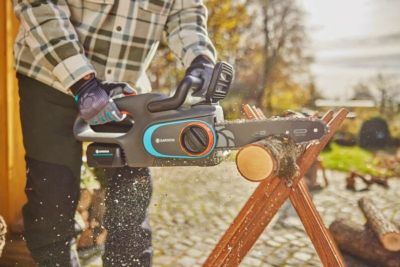 Gardena PowerSaw Akkumulátoros láncfűrész 250/18V akkumulátor nélkül