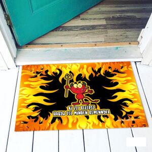 Vicces lábtörlő ördög mintával, 'Ki itt belépsz, hagyj fel minden reménnyel' idézettel. - Vicces ajándék