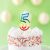 5-ös számú születésnapi gyertya díszített tortán
