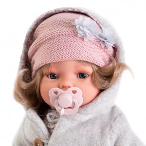 Antonio Juan Síró Benita baba szürke kabáttal és rózsaszín sapkával - Antonio Juan