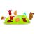 Hape Forest Animal Tactile Puzzle mit allen Tierteilen aus dem Puzzle heraus, zeigt den strukturierten Stoff darunter