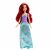 Disney Princess Ariel Puppe, trägt ein lila Kleid mit Muschel-Design und einen grünen Rock mit Blumenmuster, sie trägt eine Tiara und hat rote Haare