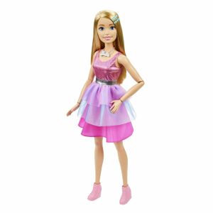 Barbie baba, 61 cm magas, szőke haj, rózsaszín ruha, ezüst öv, szív hajtűk, Barbie logós nyaklánc, pózolható, gyerekeknek - Mattel