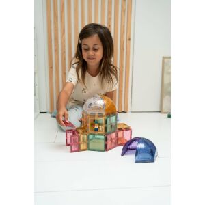 Copilul se joacă cu Clever Clix Plăci magnetice Pachet mic curbat Pastel 34 piese - Joc de construcție magnetic