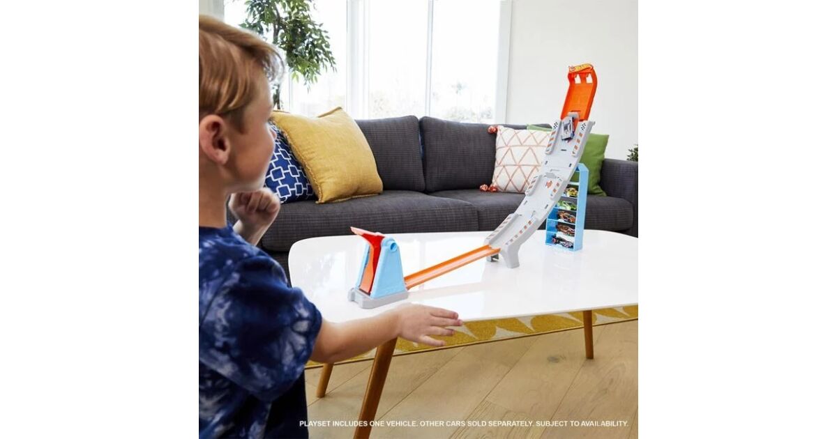 Pista de curse Hot Wheels, include lansatoare si o masina Hot Wheels, 38x8x26cm, multicolor 136040050