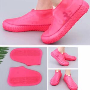 Huse impermeabile pentru pantofi din silicon roz, cu talpă antiderapantă, purtate pe picioare și prezentate ca un colaj - Protecții de încălțăminte